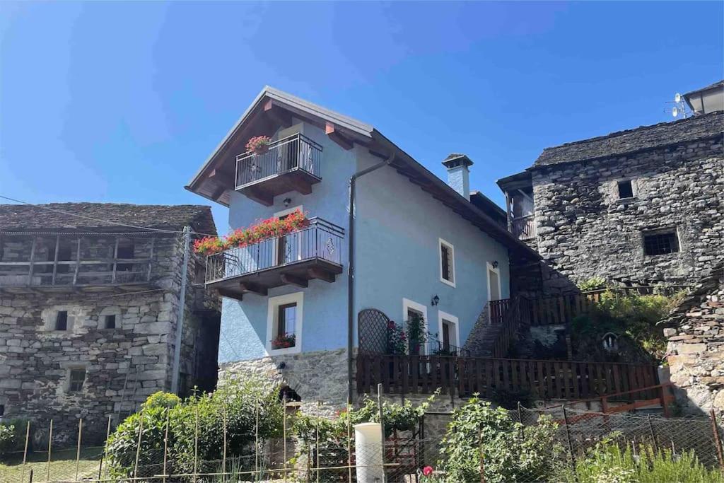 Casa Del Cios Calda E Intima Casetta Immersa Nel Verde Delle Montagne Alpe Basciumo Exterior photo
